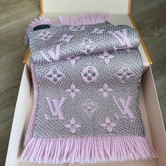 PINK AND GOLD LOGOMANIA - Picture 4 of 8